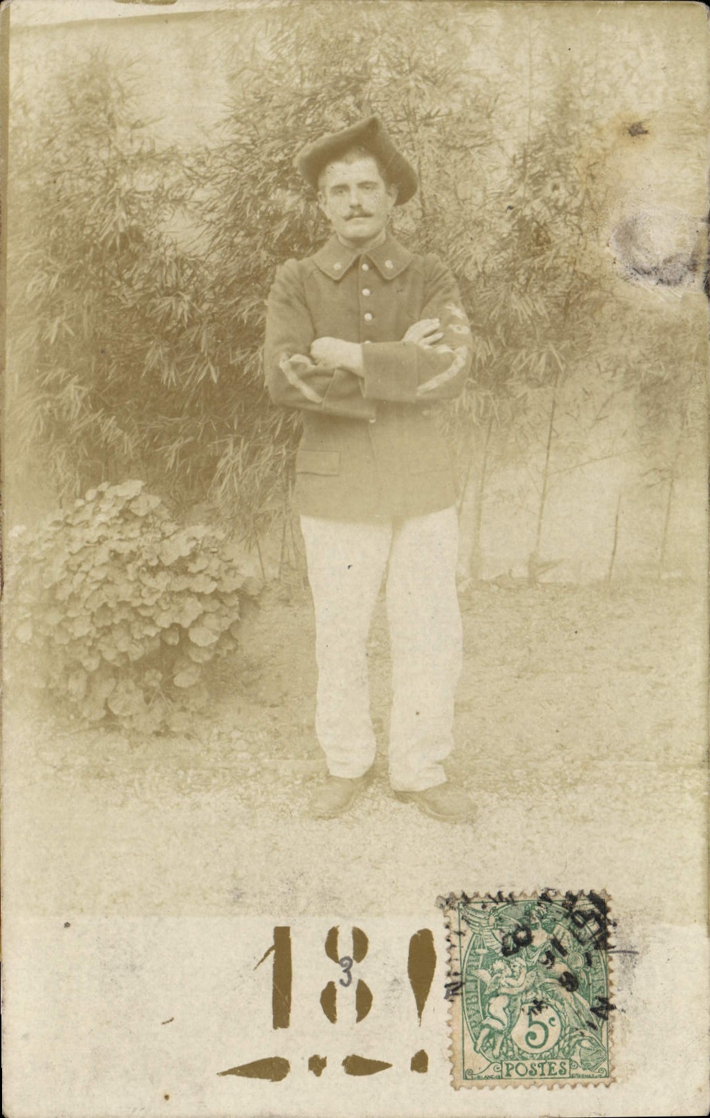 Soldat en uniforme — devant bambous — éditeur inconnu, n° 183