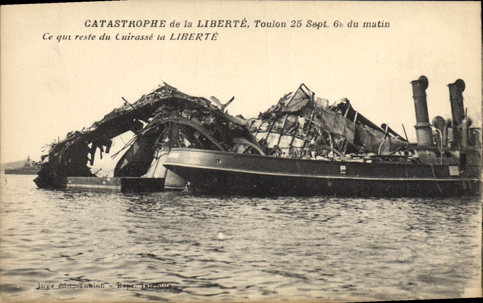 CPA Bateau Catastrophe du Liberte Ce qui reste du Liberte 