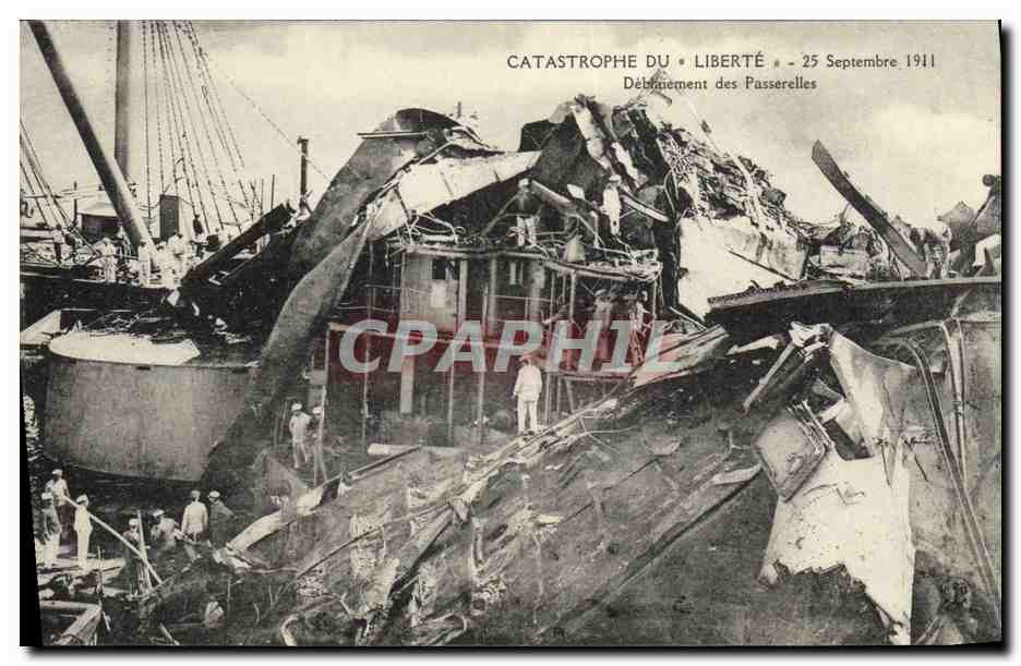 Catastrophe du Liberté — Débâtement des passerelles — 25 Septembre 1911