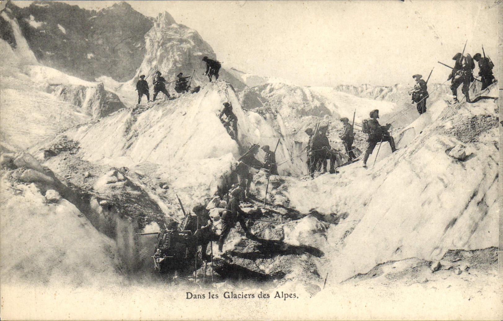 Dans les Glaciers des Alpes — soldats en montagne — éditeur non visible