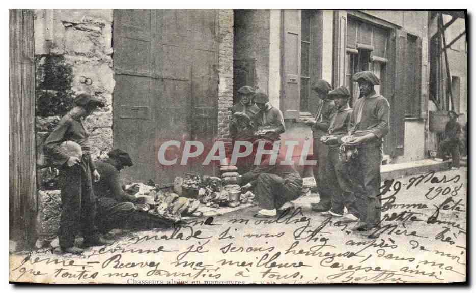 CPA Militaria Chasseurs Alpins en manoeuvres
