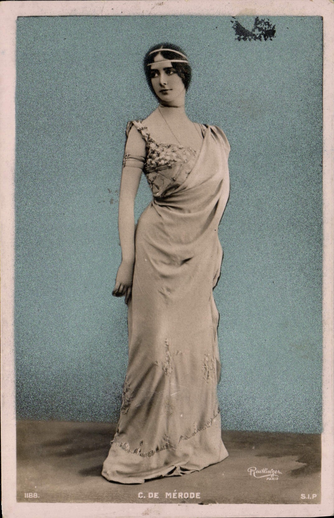 C. de Mérode — Portrait en robe élégante — Raoulliger, Paris, S.I.P. n° 1188
