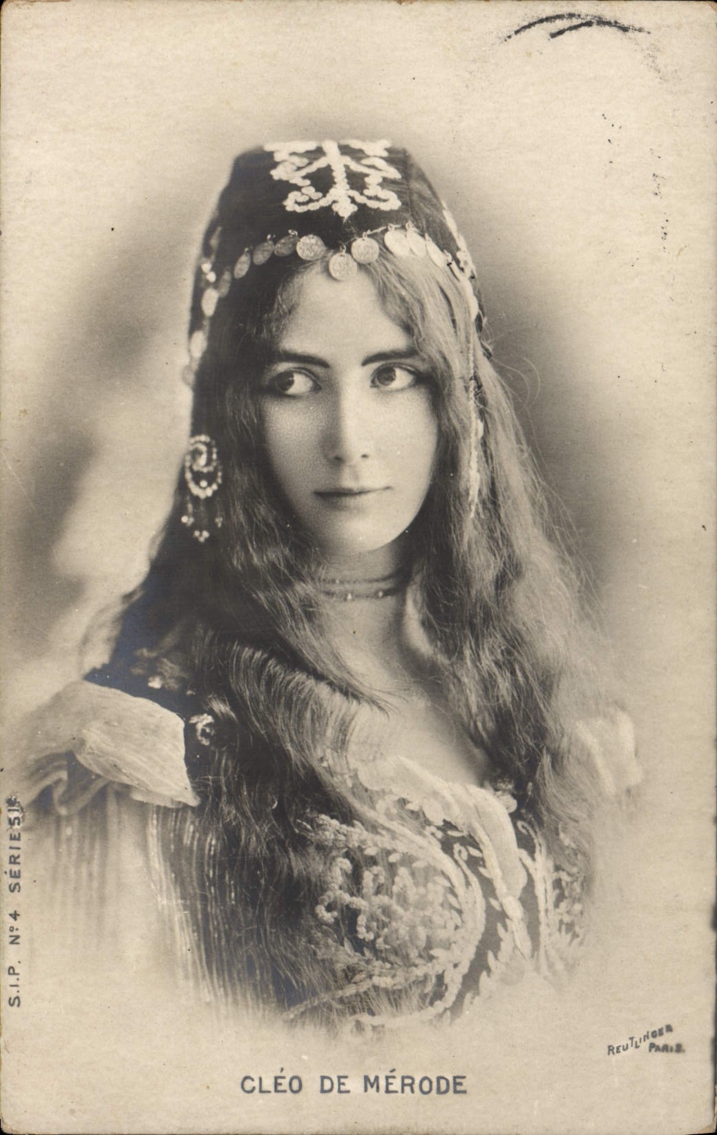 Cléo de Mérode — en costume oriental — S.I.P. Série 4, Reutlinger Paris