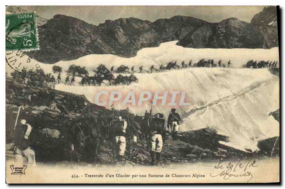 CPA Militaria Chasseurs Alpins Traversee d'un glacier par une batterie de chasseurs alpins
