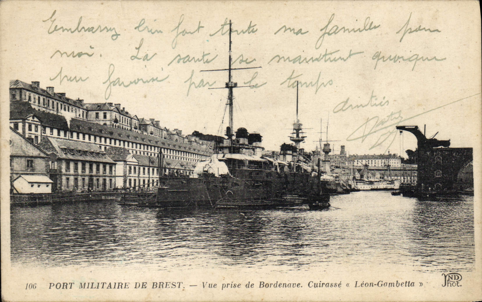 CPA Bateau Port militaire de Brest Vue prise de Bordenave Cuirasse leon Gambetta