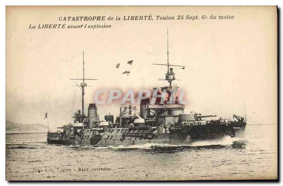 CPA Bateau Catastrophe de la Liberte avant l'explosion