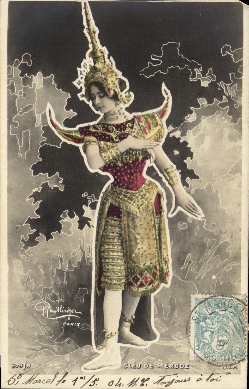 Cléo de Mérode — Danseuse en costume thaïlandais — éditée par Raoul Linger, Paris, n° 379/9