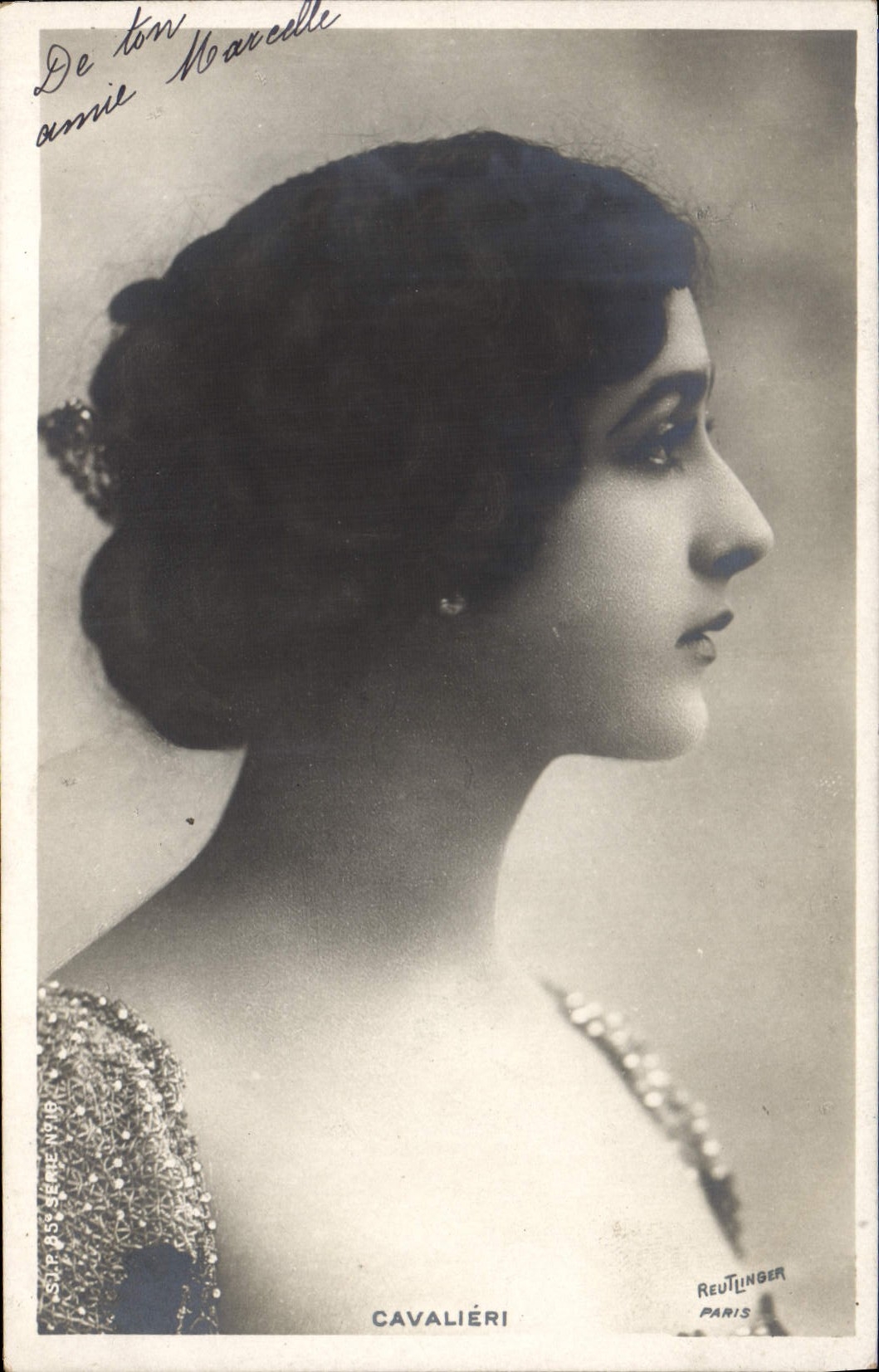 Portrait de profil de Cavaliéri — Paris — Reutlinger