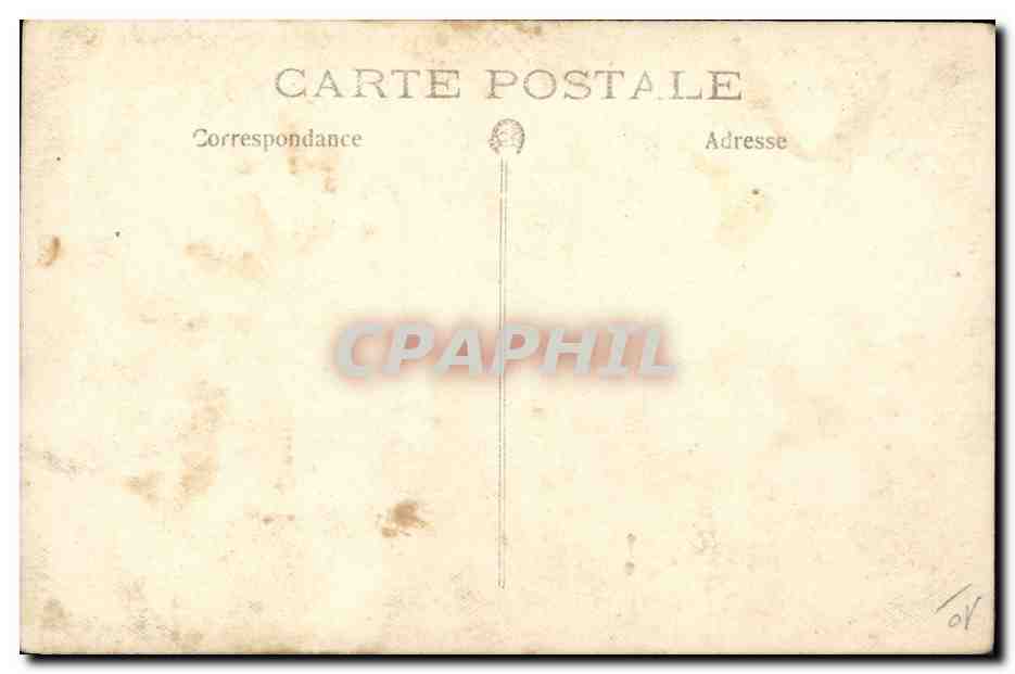Soldat en uniforme — pose studio — éditeur inconnu, n° de série non visible — Verso