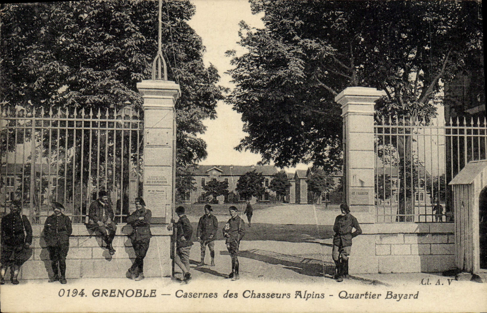 Grenoble — Casernes des Chasseurs Alpins - Quartier Bayard — G. A. V.