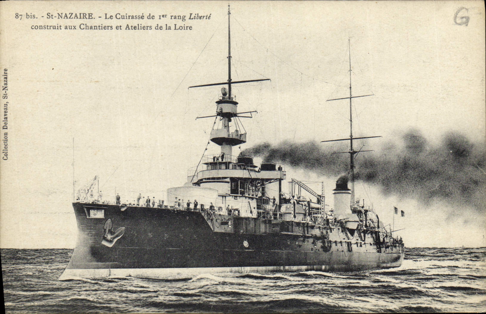 CPA Bateau St Nazaire le cuirasse de 1er rang Liberte construit aux chantiers et ateliers de la Loire 
