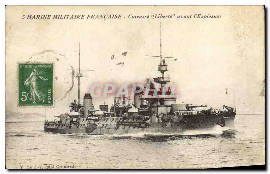 CPA Bateau Cuirasse Liberte avant l'explosion 