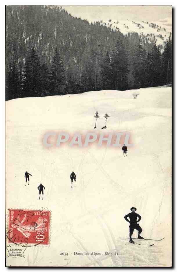 CPA Militaria Chasseurs alpins Skieurs Ski