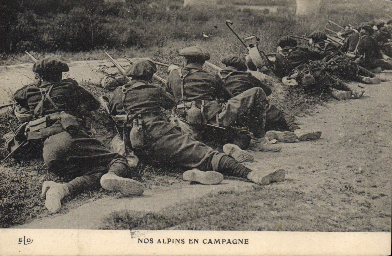 Nos Alpins en campagne — Éditeur ELDJ, n° de série non visible