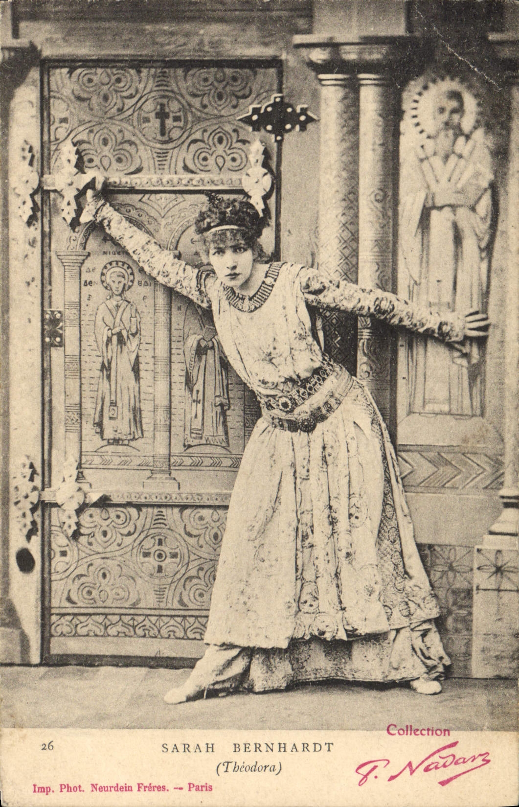Sarah Bernhardt — Théodora — Imp. Phot. Neurdein Frères — n°26