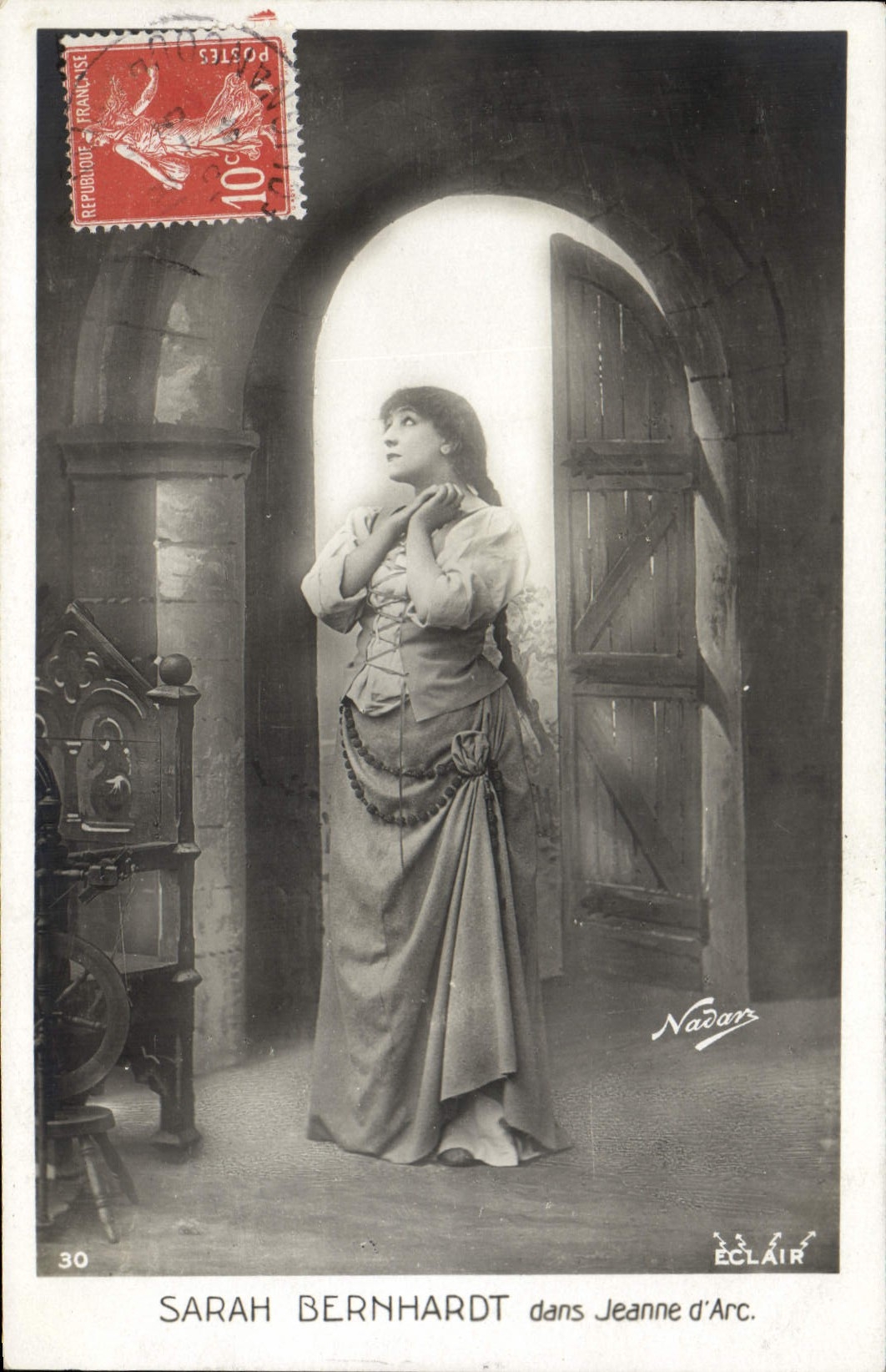 Sarah Bernhardt dans Jeanne d'Arc — Nadar Éclair, série 30