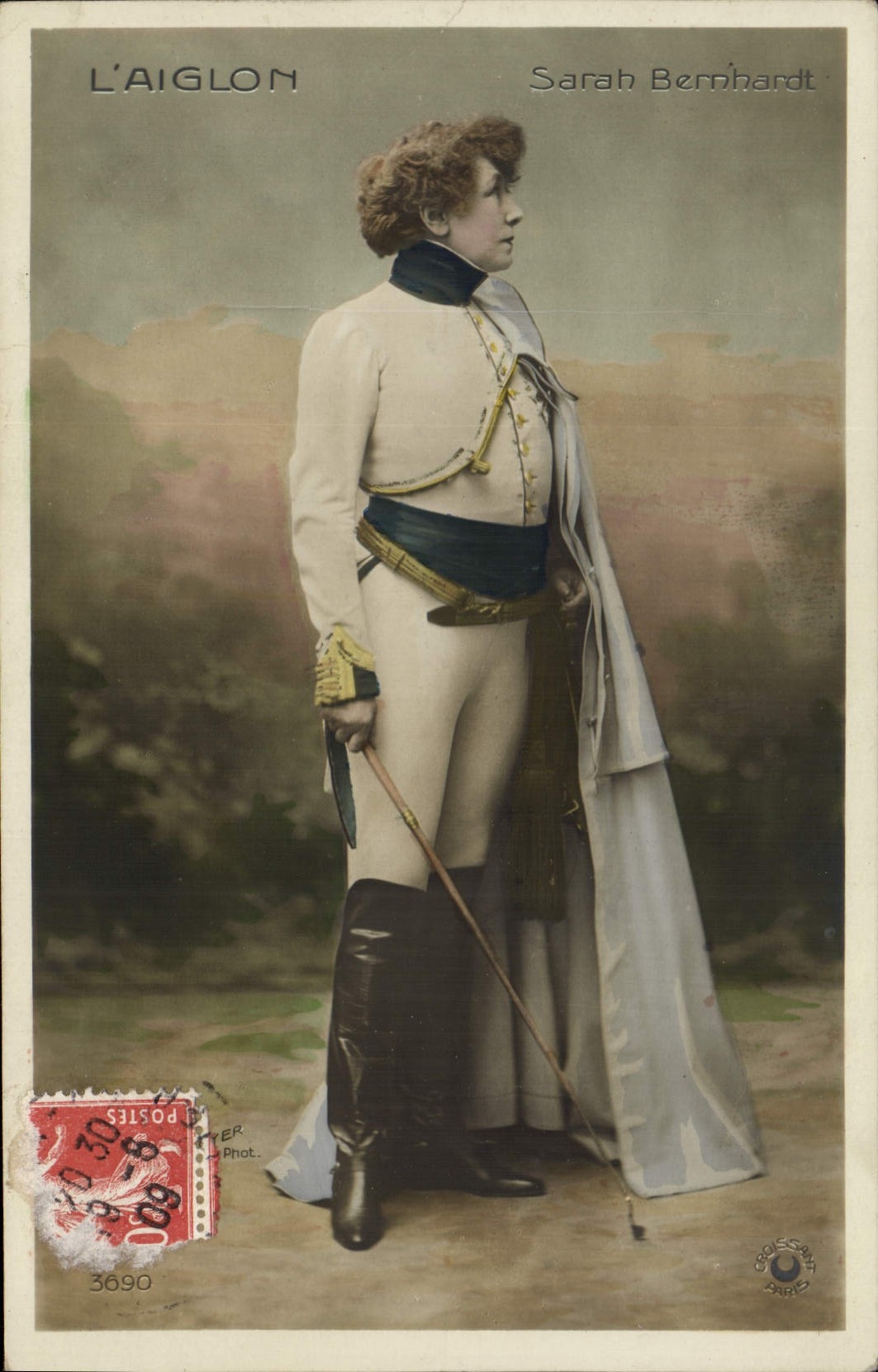 Sarah Bernhardt en costume d'officier — L'Aiglon — Phot. CROSSE, PARIS, n° 3690