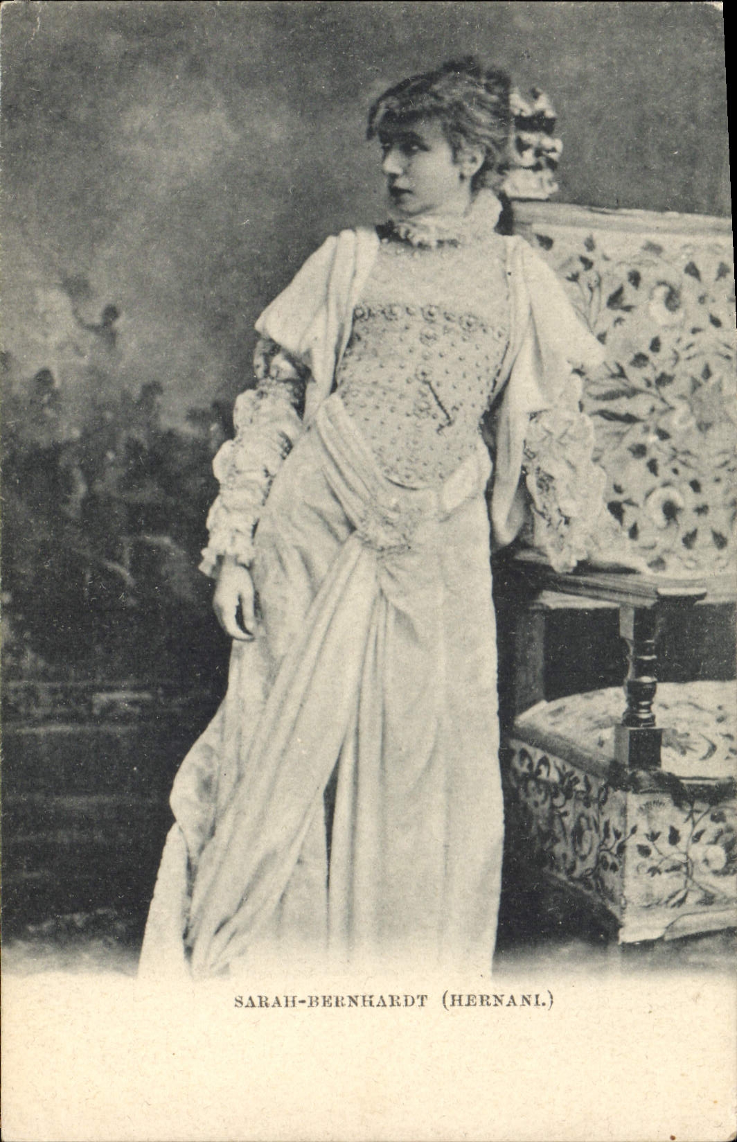 Sarah Bernhardt — en costume de Hernani — éditée par CPAPHIL
