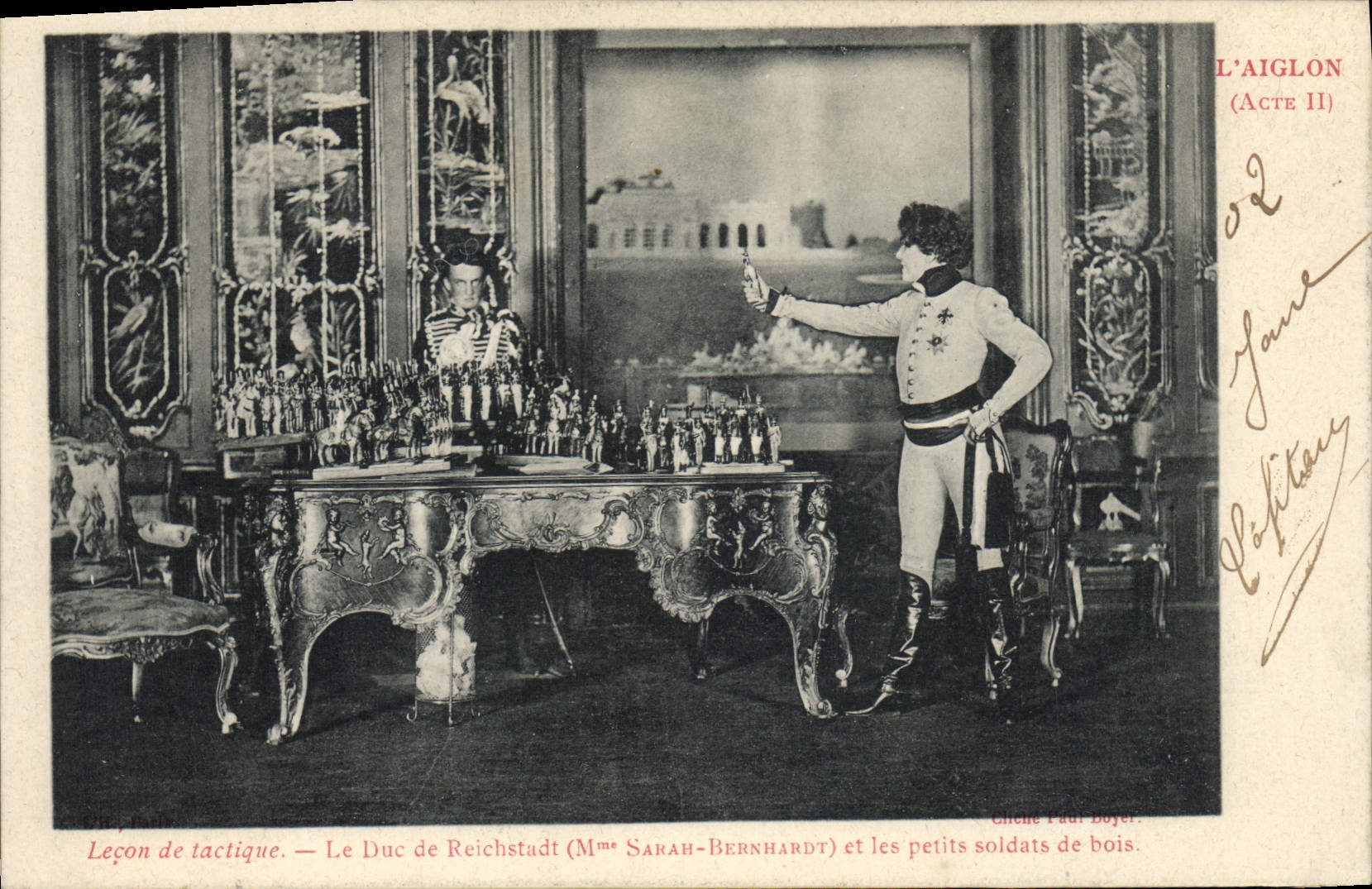 Lezione di tattica — Il Duca di Reichstadt (Signora Sarah-Bernhardt) e i piccoli soldati di legno — Teatro dell'Aiglon, Atto II
