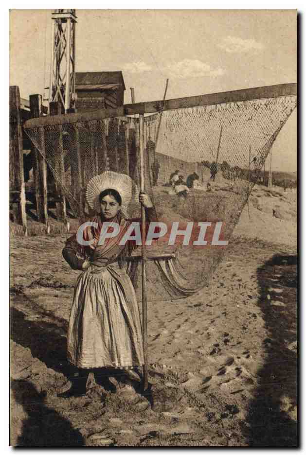 CPA Folklore Boulogne sur Mer une pecheuse Peche