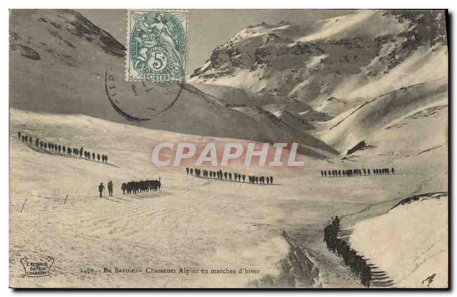 CPA Militaria Chasseurs Alpins en marches d'hiver En Savoie