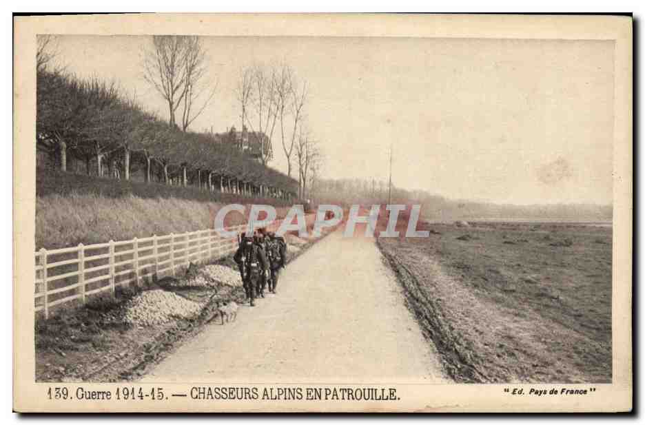 CPA Militaria Chasseurs Alpins en patrouille