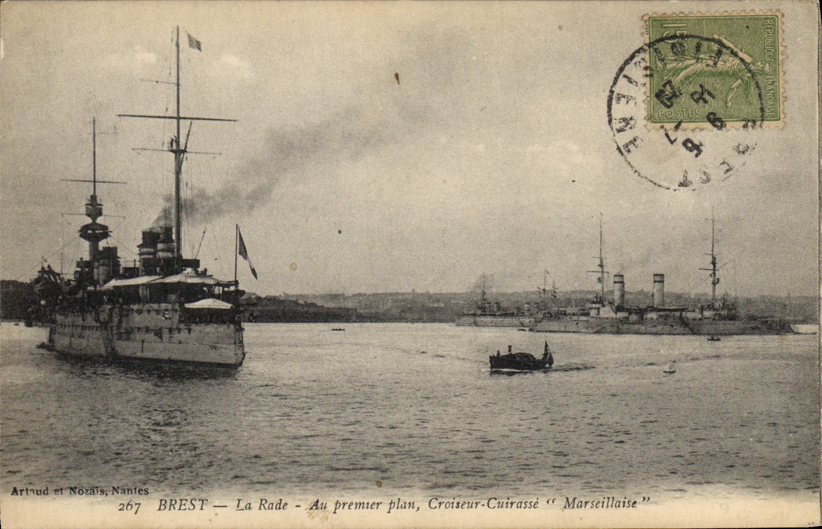 CPA Bateau Brest La rade Au premier plan Croiseur Cuirasse Marseillaise
