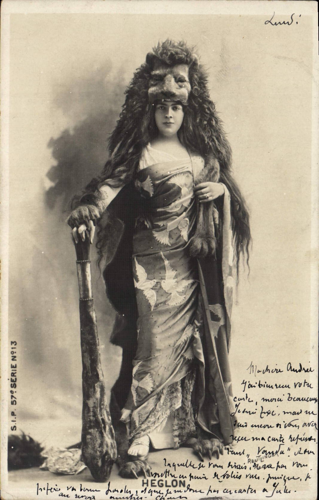 Femme en costume de lion — S.I.P. 57e Série N°13 — Heglon - Anverso