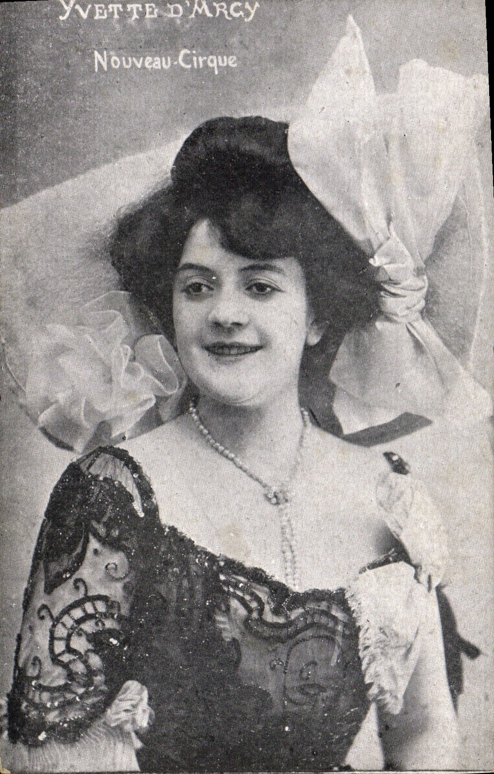 Yvette D'Mrcy — Nouveau Cirque — Carte postale