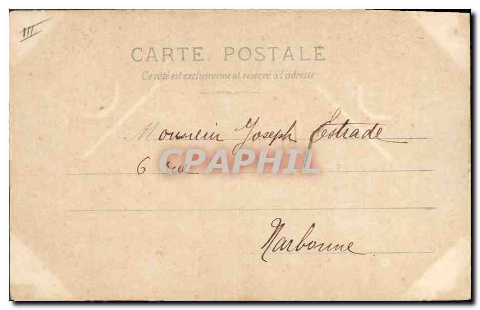 Femme en robe élégante — portrait studio — SERSY, éditeur — Achterkant