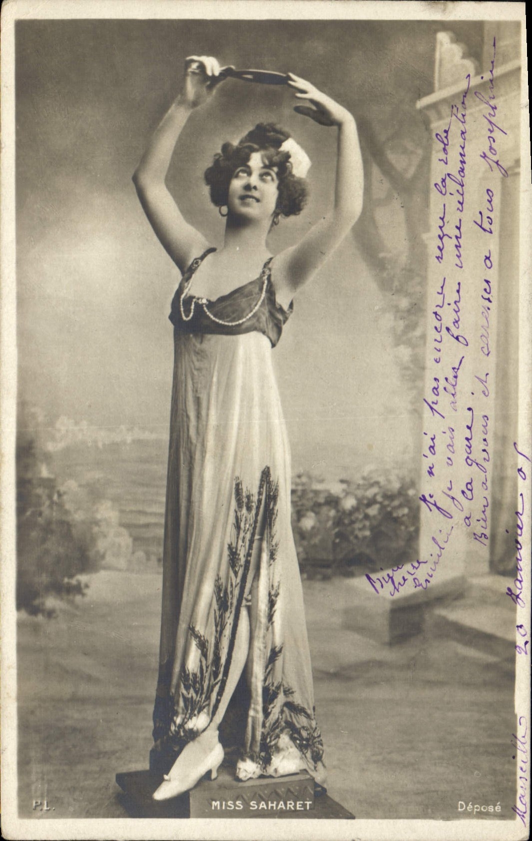 Miss Saharet — danseuse en robe longue — PL, Paris