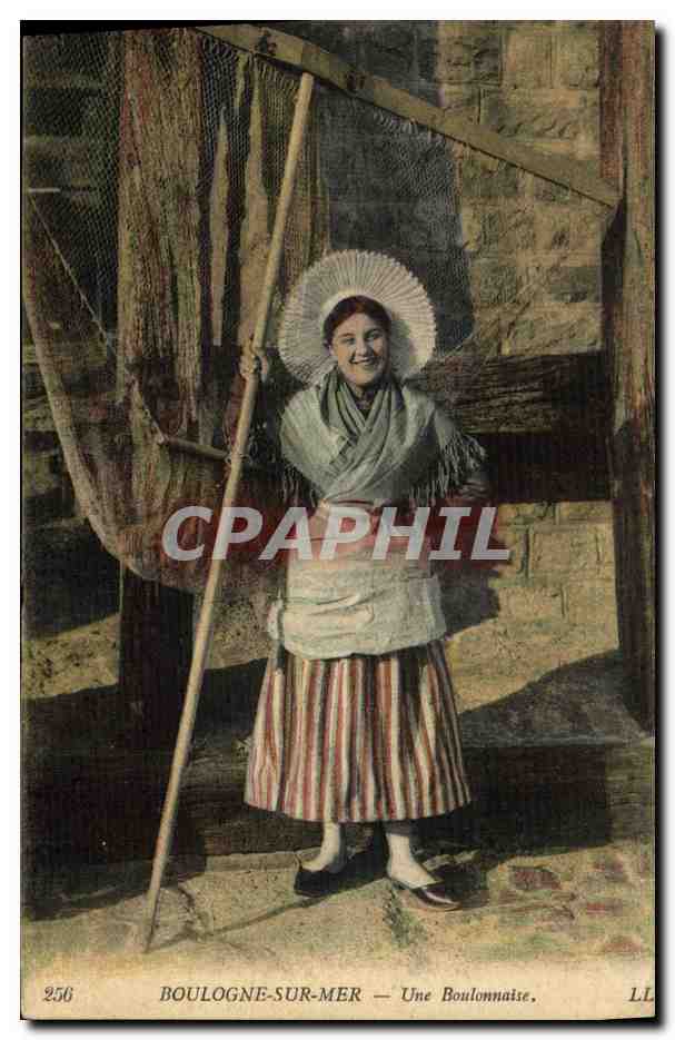 CPA Folklore Boulogne sur Mer Une Boulonnaise Peche 