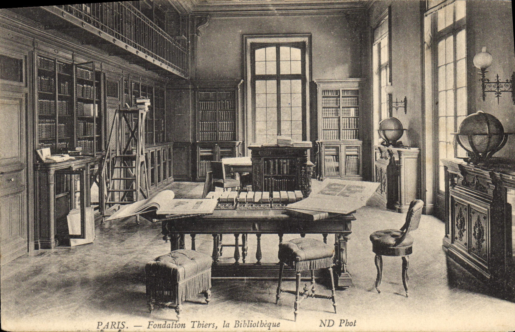 París — Fundación Thiers, la Biblioteca — ND Phot