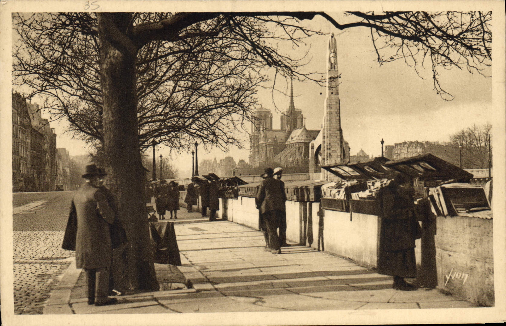 Paris — Vue de la Seine avec Notre-Dame — Éditeur YVON, n°35