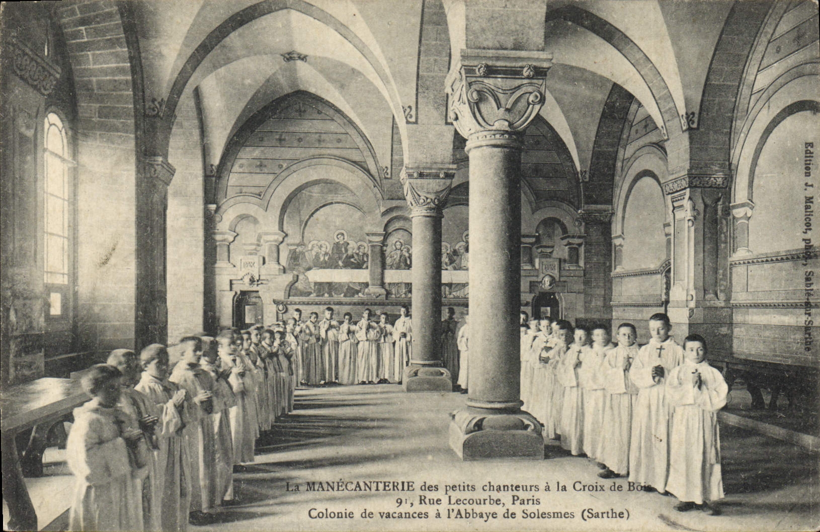 La MANÉCANTERIE des petits chanteurs à la Croix de Bois — Colonie de vacances à l'Abbaye de Solesmes (Sarthe) — Édition J. Malton, Paris