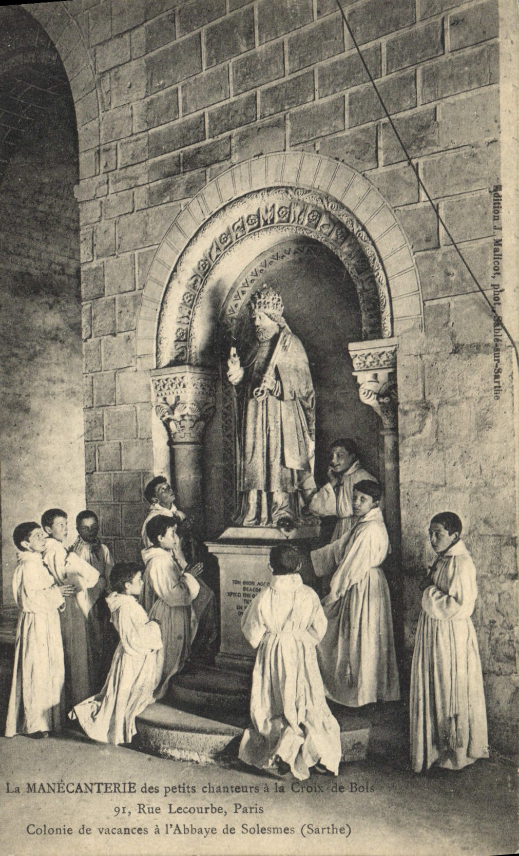 La MANÉCANTERIE des petits chanteurs à la Croix de Bols — Colonie de vacances à l'Abbaye de Solesmes (Sarthe) — édition J. Maloch, phot. Schuleur-Sarthe