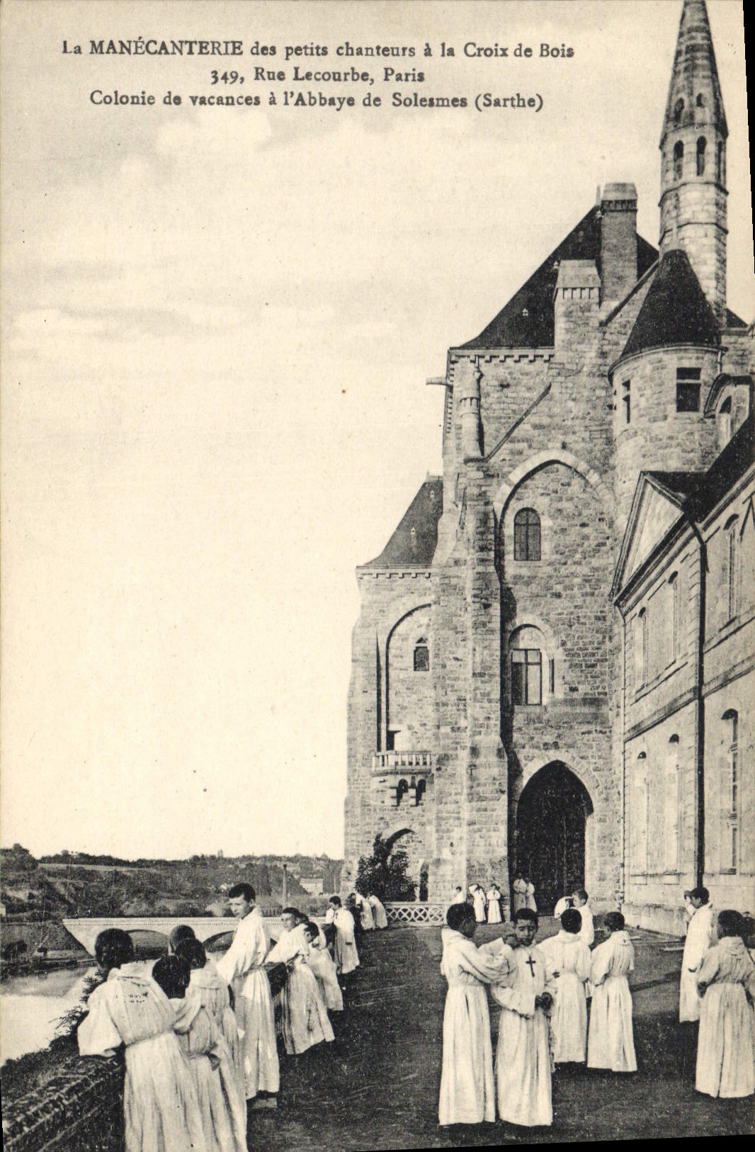 La MANÉCANTERIE des petits chanteurs à la Croix de Bois — Colonie de vacances à l'Abbaye de Solesmes (Sarthe) — J. Malkon, phot.