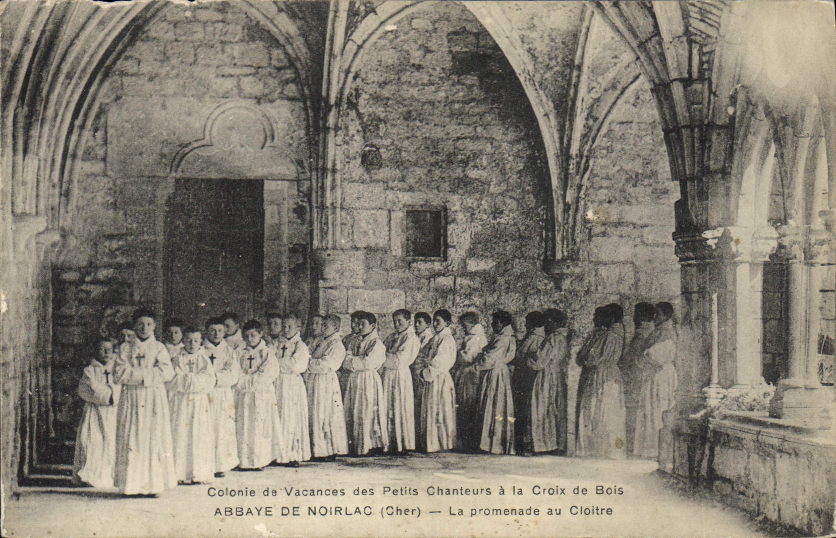 CPA La Manecanterie des petits chanteurs a la Croix de Bois Rue Lecourbe Paris Colonie de vacances a l'abbaye de Solesmes