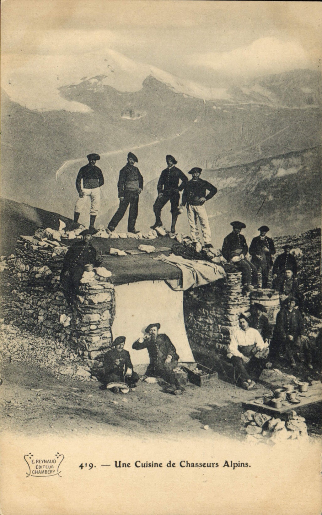 Une Cuisine de Chasseurs Alpins — E. Reynaud, Éditeur, Chambéry, n°419