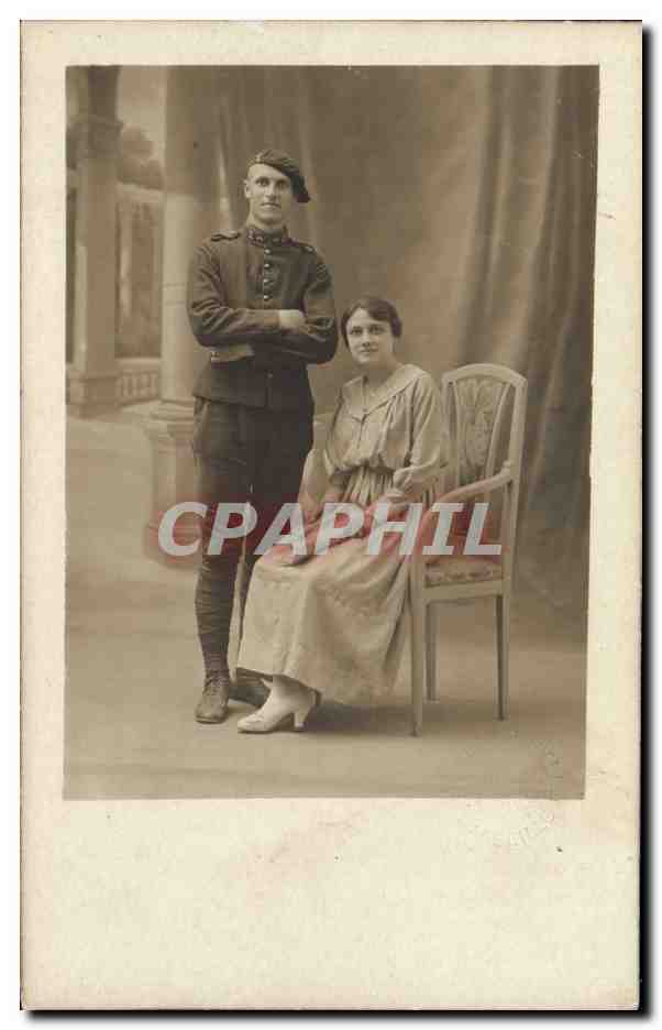Soldat et femme — studio — Carte Postale