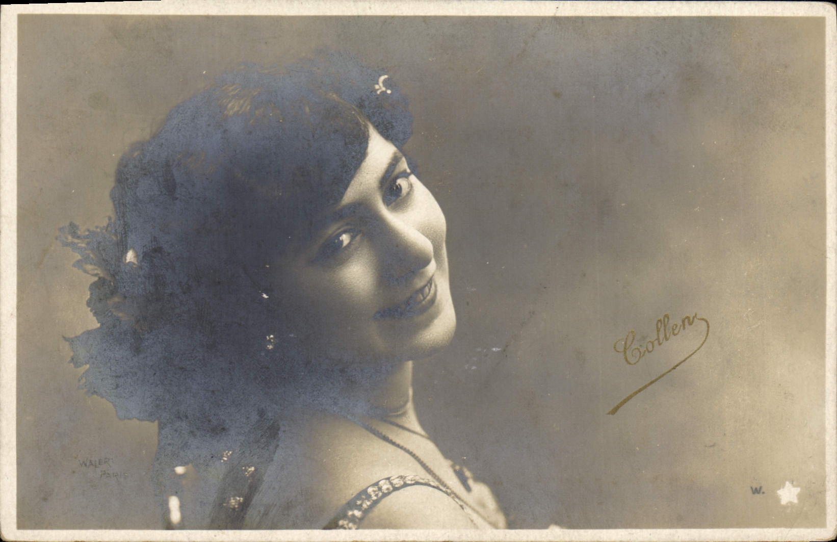 Jeune femme souriante — portrait — Waler, Paris, éditeur Ciollens, série n° 665