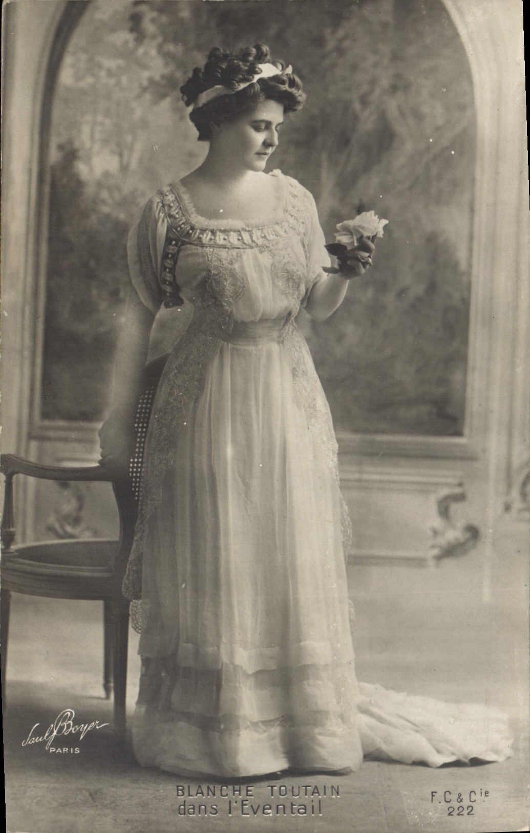 Blanche Toutain dans l'Eventail — Saul Boyer, Paris, F.C.&Cie 222