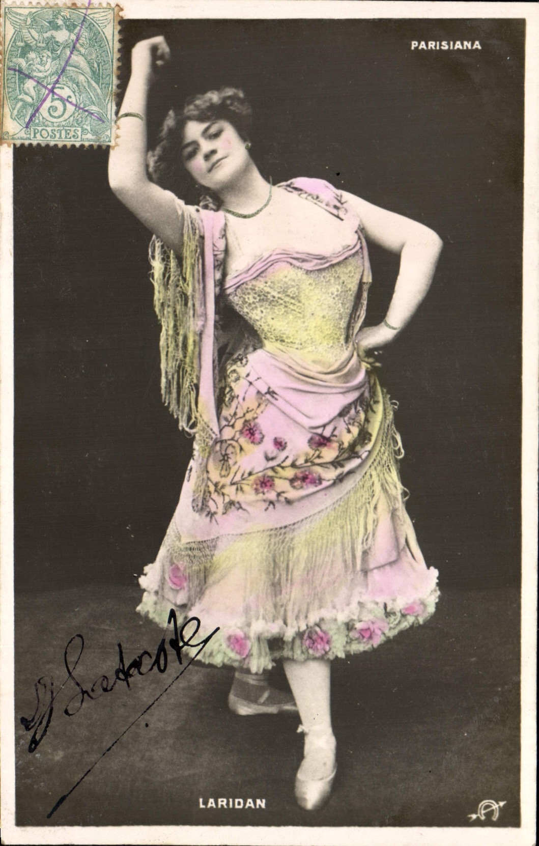 Danseuse en costume de scène — Parisiana — Laridan