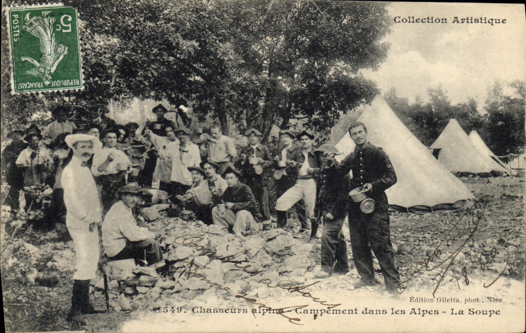 CPA Militaria Chasseurs Alpins Campement dans les Alpes La soupe 