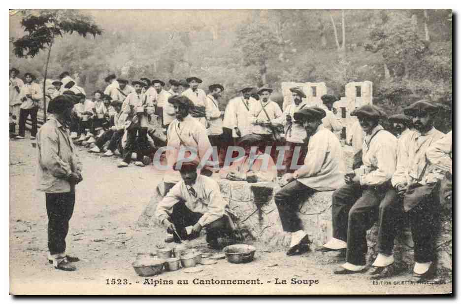 CPA Militaria Chasseurs Alpins au cantonnement la soupe 