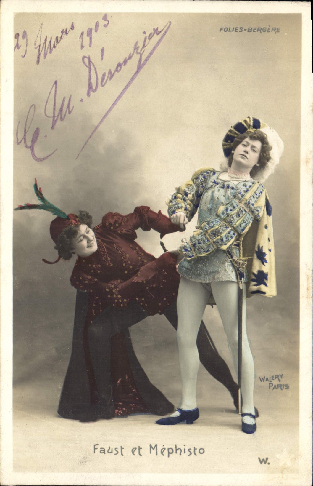 CPA Theatre Femmes Faust et Mephisto Folies Bergeres Paris 
