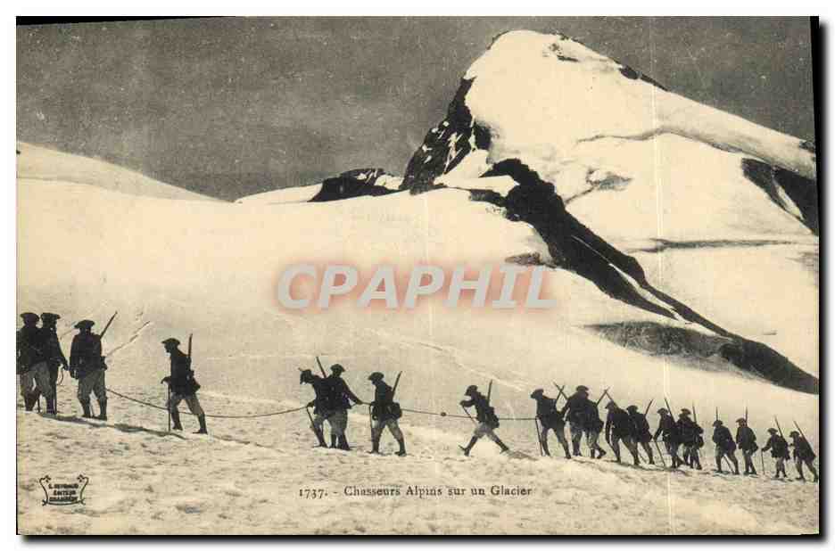 CPA Militaria Chasseurs Alpins sur un glacier