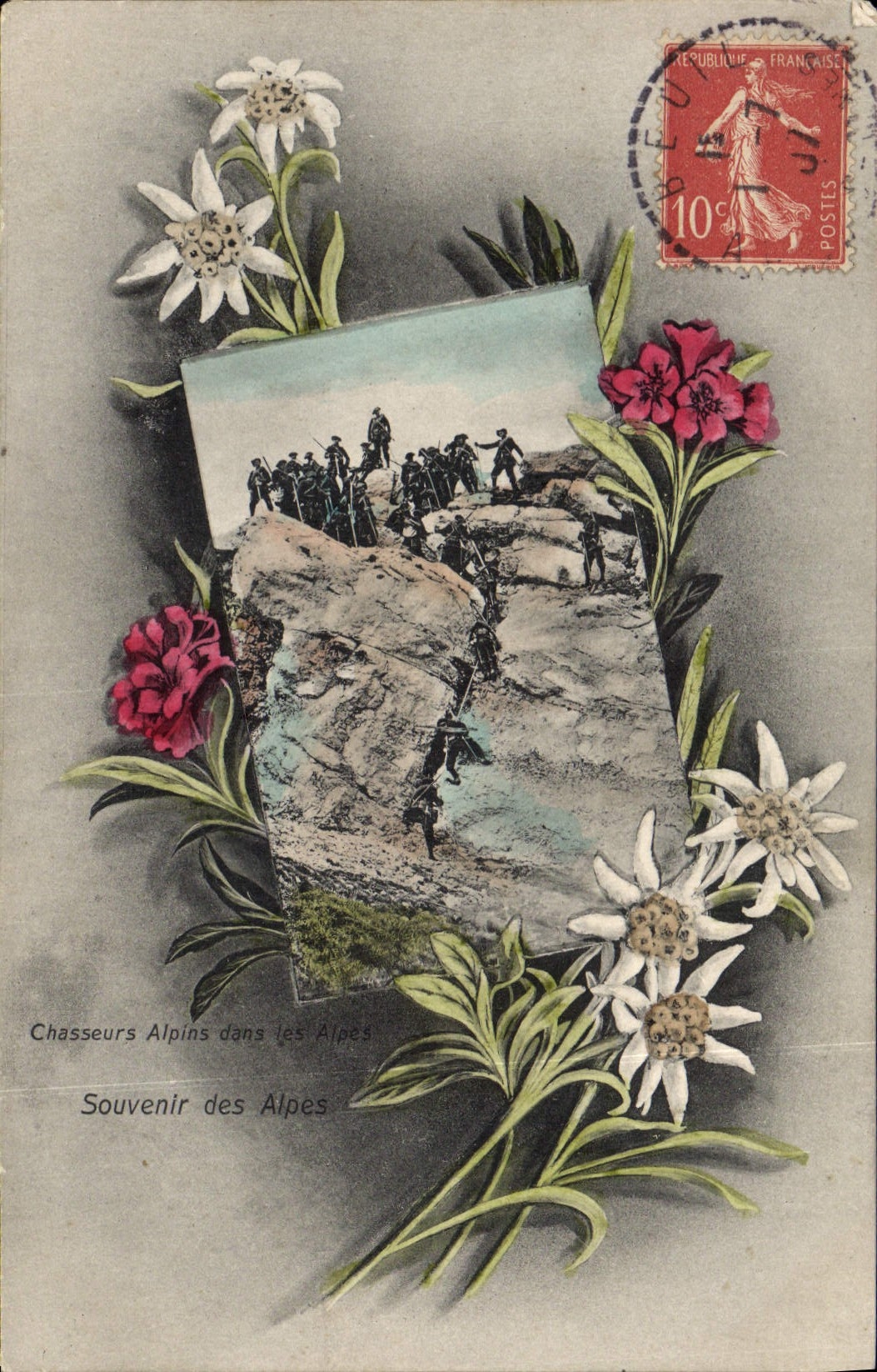 CPA Militaria Chasseurs Alpins dans les Alpes Edelweiss Fleurs