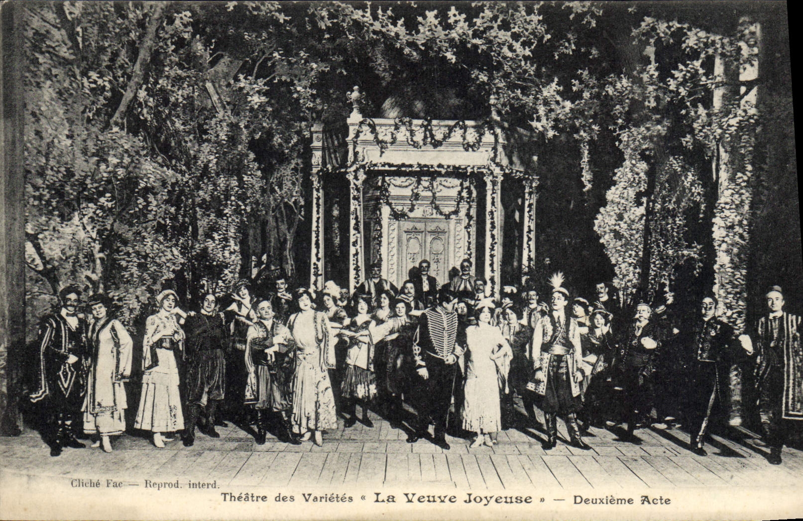 CPA Theatre des Varietes La Veuve joyeuse Deuxieme Acte 