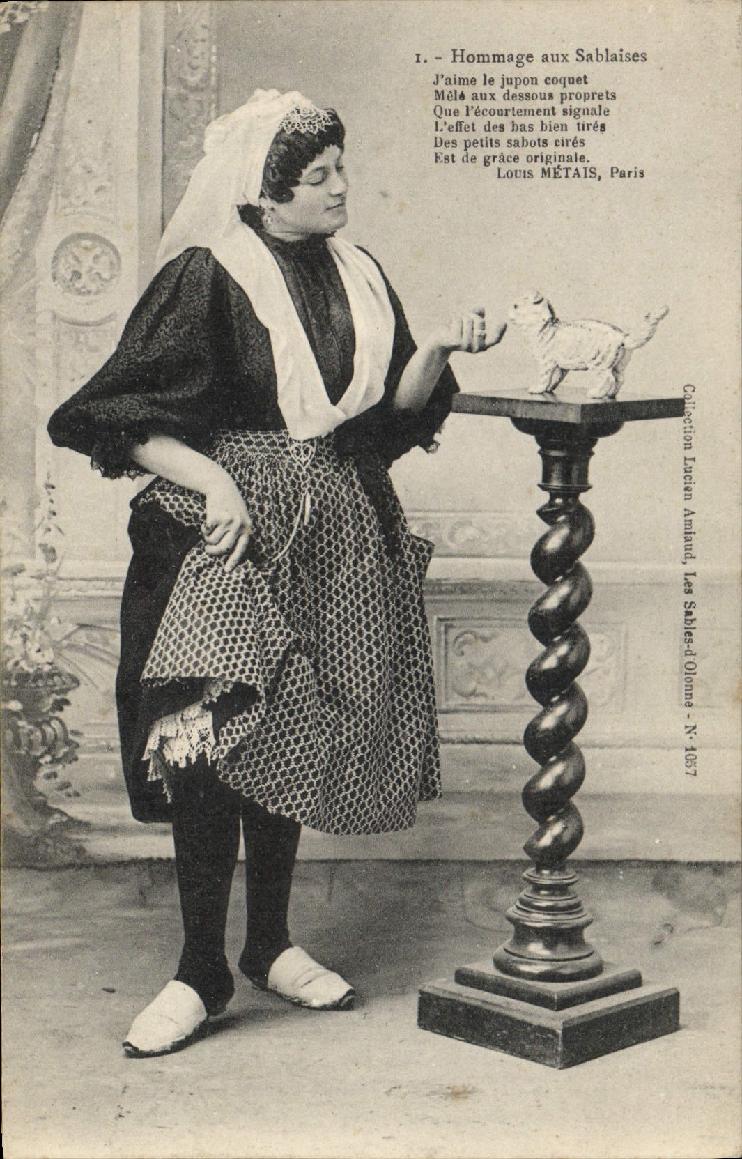 CPA Folklore Hommage aux Sablaises 